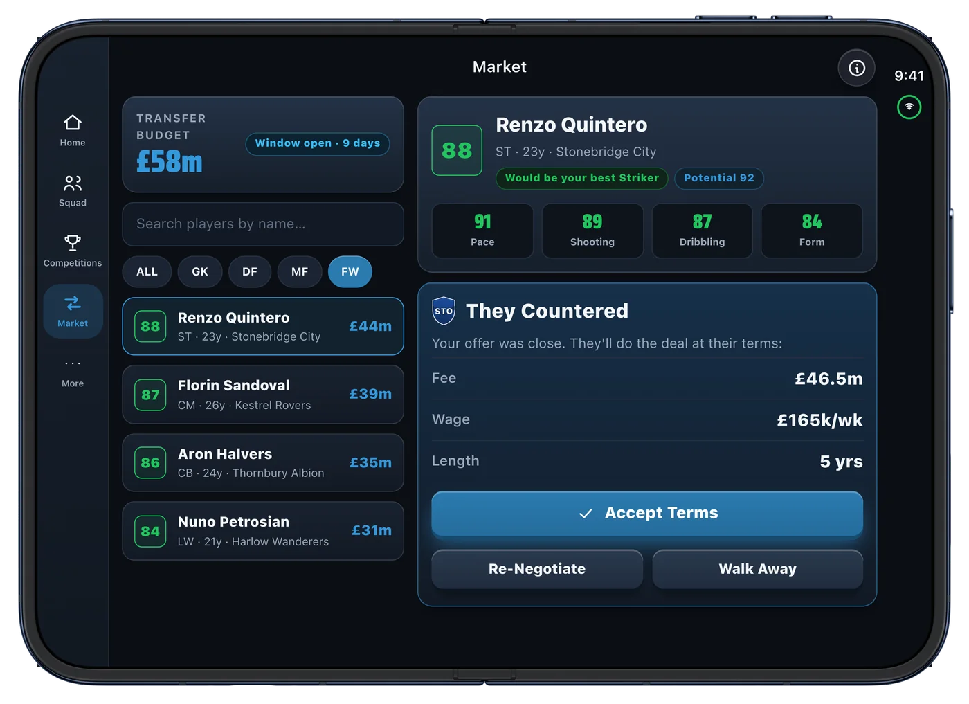 FC Sim 27 on the iPhone Duo inner display: the transfer market list beside the player and the club's counter-offer